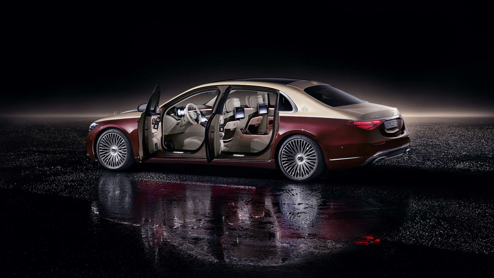 Mercedes debuts the new Mercedes-Maybach S-Class