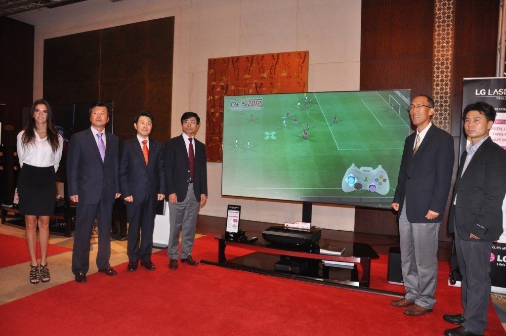 LG 100-INCH LASER DISPLAY .