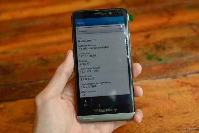 BlackBerry Z30 Unboxing And First Look Review.[Video]