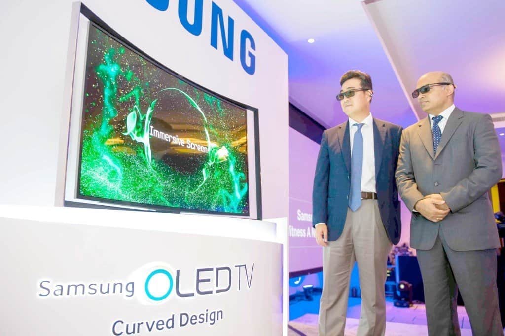 सैमसंग ने लॉन्च किया अनोखा कर्व्ड OLED टीवी