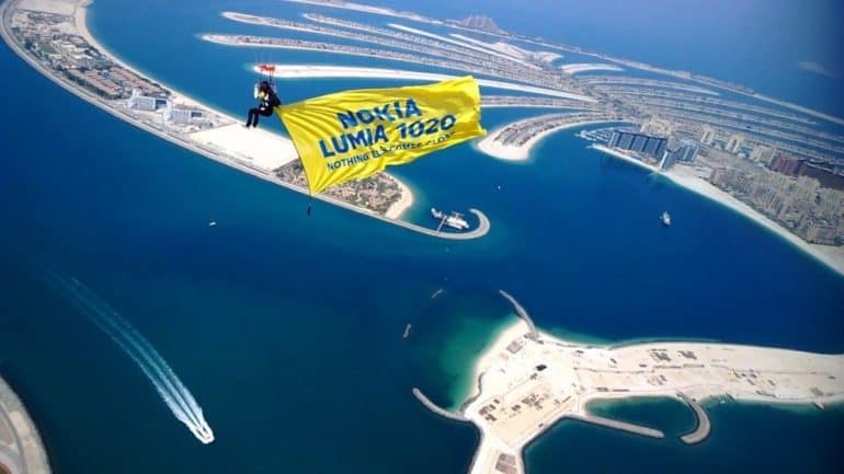 Nokia Lumia 1020 Lands in Dubai with Unique Skydive Stunt