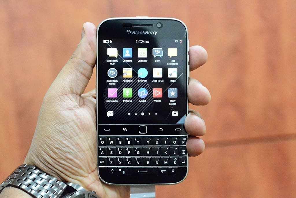 Blackberry Classic Unboxing .[Image Gallery]