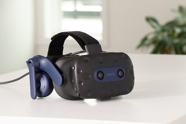 HTC VIVE brings two new VR headsets to UAE