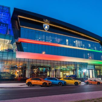 Lamborghini Dubai kontzesionarioa eta pop-up Lamborghini Lounge inauguratu dira Dubain