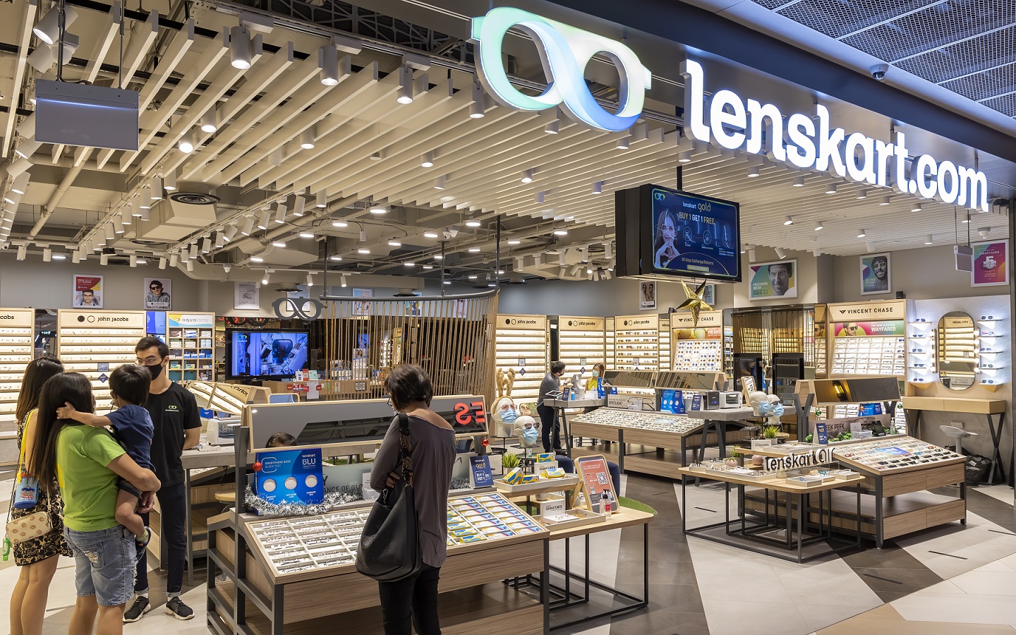 Lenskart.com debuts in Dubai with a flagship store with state-of-the-art AI technology to a 3D Try-On machine.