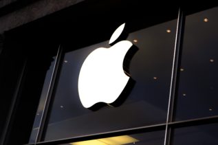 Apple's AR/VR device reportedly delayed to 2023