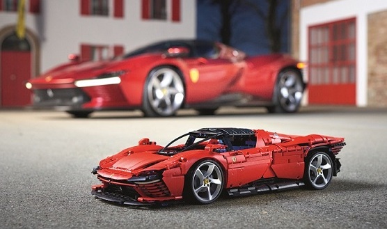 The Ferrari Daytona SP3 joins the Lego Technic portfolio