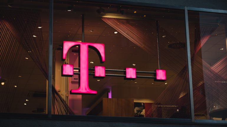 T-Mobile has agreed to a $350 million settlement for its huge data breach in 2021