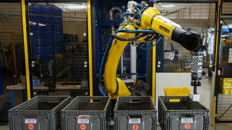 Amazon's latest warehouse robot can handle single items