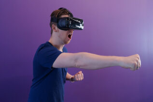 The Future of Online Gaming: How Virtual Reality is Transforming the Industry