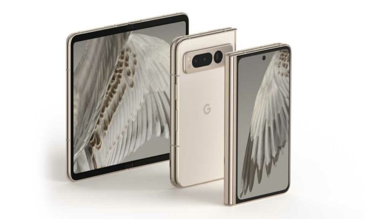 Google Exploring Foldable Phone Market with Galaxy Z Flip 4-Like Device