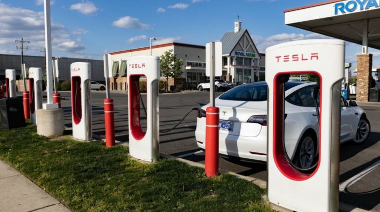 Tesla Opens Supercharger Network to Non-Tesla EVs in Canada