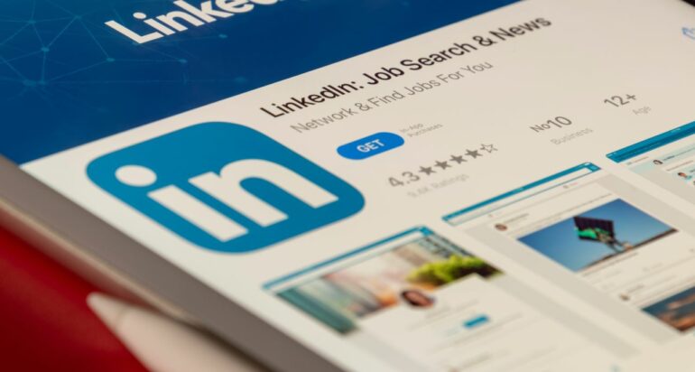 LinkedIn Lays Off 716 Employees, Closes China App LinkedIn Lays Off 716 Employees, Closes China App