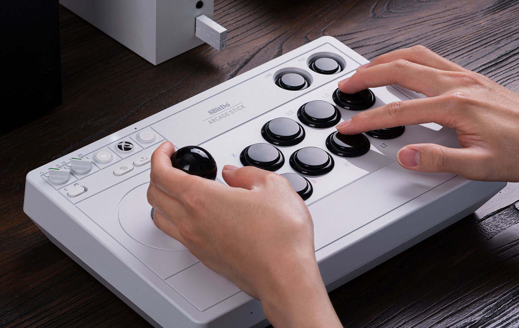 Wireless and Customizable: 8BitDo Unveils Xbox-Licensed Arcade Stick