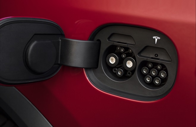 Texas Mandates Tesla Connector on State-Funded EV Charging Stations