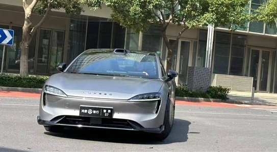 Huawei and Chery Autos Unveil Luxeed: The Future of Electric Vehicles