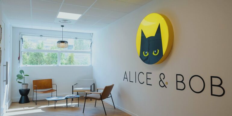 Alice & Bob's 'Cat State' Quantum Breakthrough: Revolutionizing Quantum Computing and Encryption