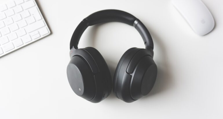 Top 3 Travel Headphones of 2023 that you must buy