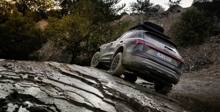 Confident off-road and on-road: The Audi Q8 e-tron edition Dakar