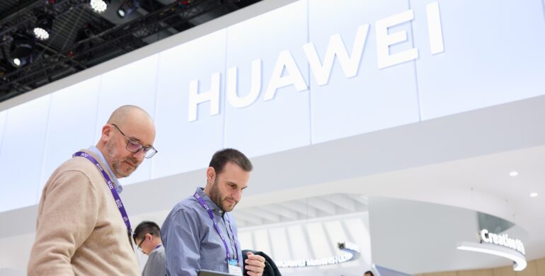 Huawei Charts a New Course and Showcases High-end Fashion-forward Product Lineup at MWC 2024