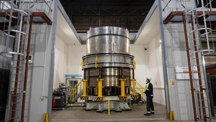 Sheffield Forgemasters Achieves Milestone: Builds Full-Sized Nuclear Vessel for SMR in 24 Hours!