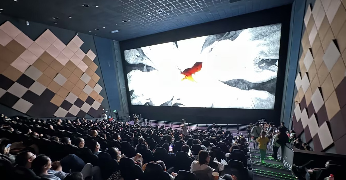 The World's First Acoustic Transparent Cinema LED Screen Is Launched, Leading the Trend of Commercial Application of Film Technology by Unilumin