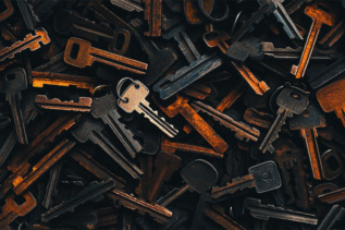 Google PIN feature, Chrome password sync, cross-platform password sync, Google passkeys, Chrome biometric authentication, Google passkey encryption, Chrome password manager, Google security updates, cross-platform password security, iOS passkey support, Google Advanced Protection Program