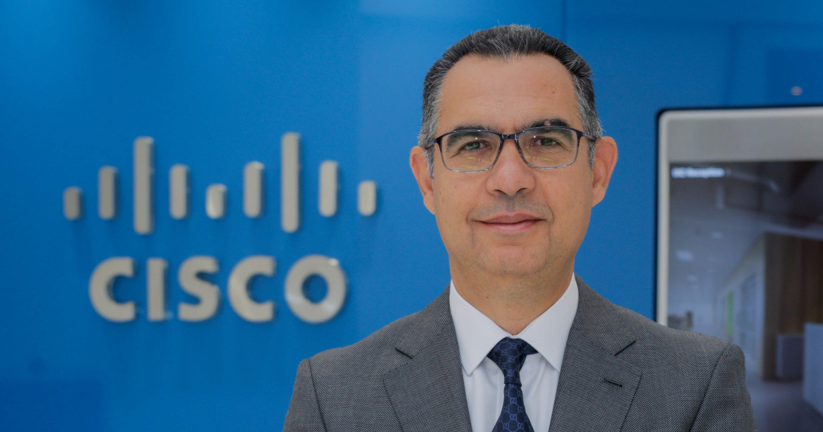 A collaborative meeting between Cisco and MoIAT officials, highlighting their joint efforts to enhance UAE industrial competitiveness.