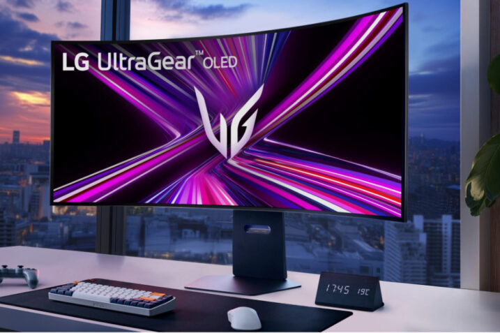 LG UltraGear GX9 series 45GX990A bendable OLED gaming monitor showcasing its transition from flat to curved display.